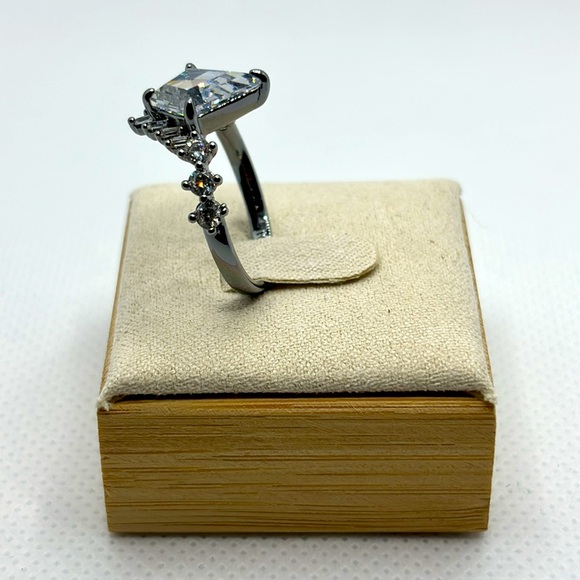 Bomb Party Ring - Picture 3 of 6